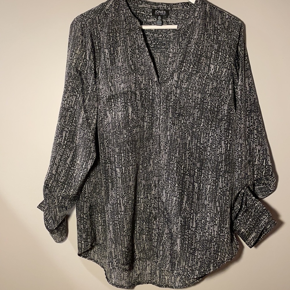 Jones New York Size Large Flowy Button Up Blouse